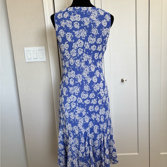 Springtime Blue and White Floral Dress - Picture 2 of 5
